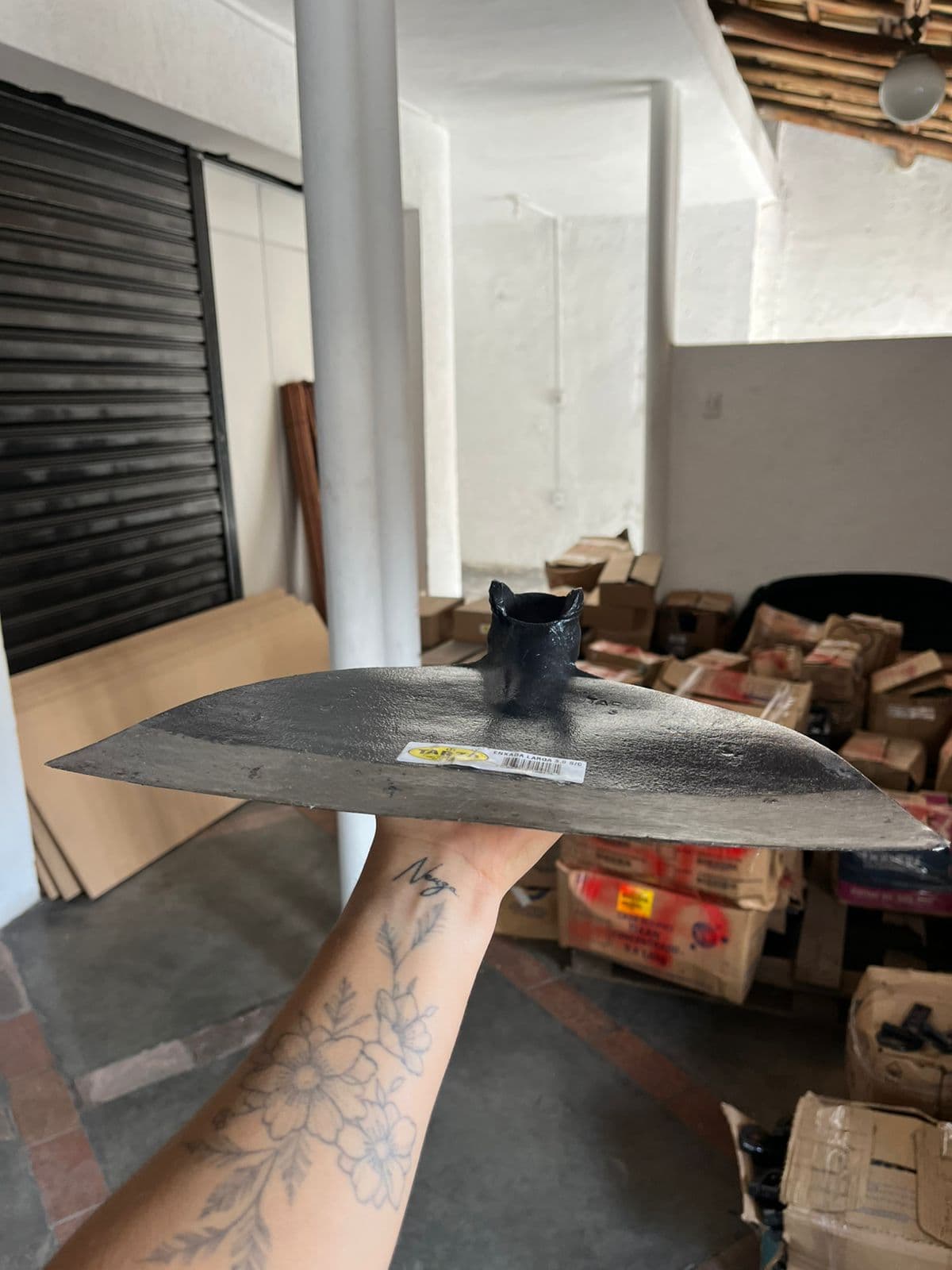 Enxada Larga Forjada 3.0 Amolada Sem Cabo TARZA