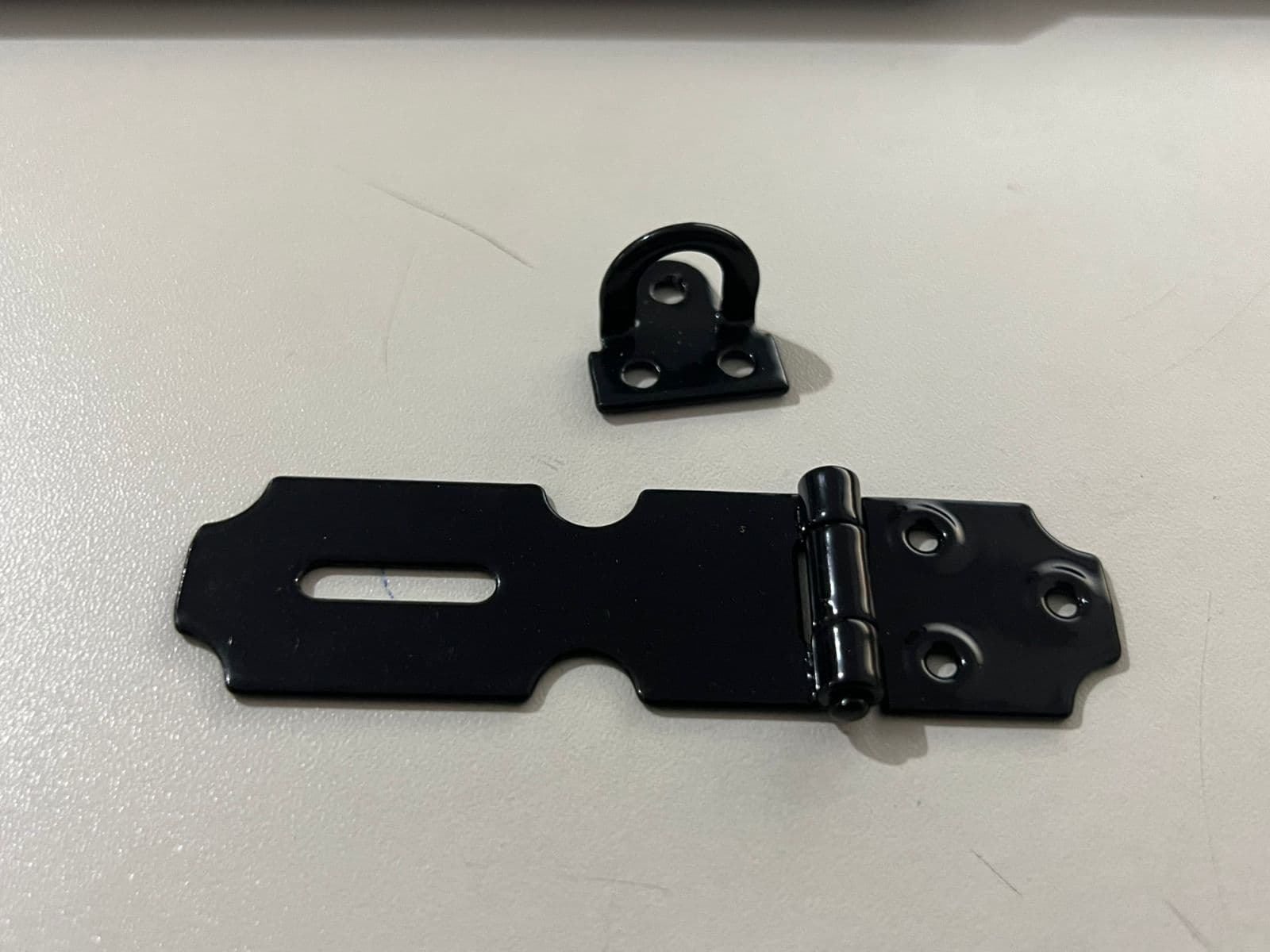 Porta Cadeado Preto 2,5 Leve Com Parafuso Bau Armarios Loth
